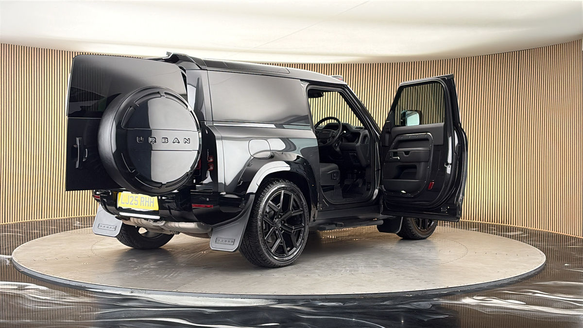 More views of Land Rover Defender 90