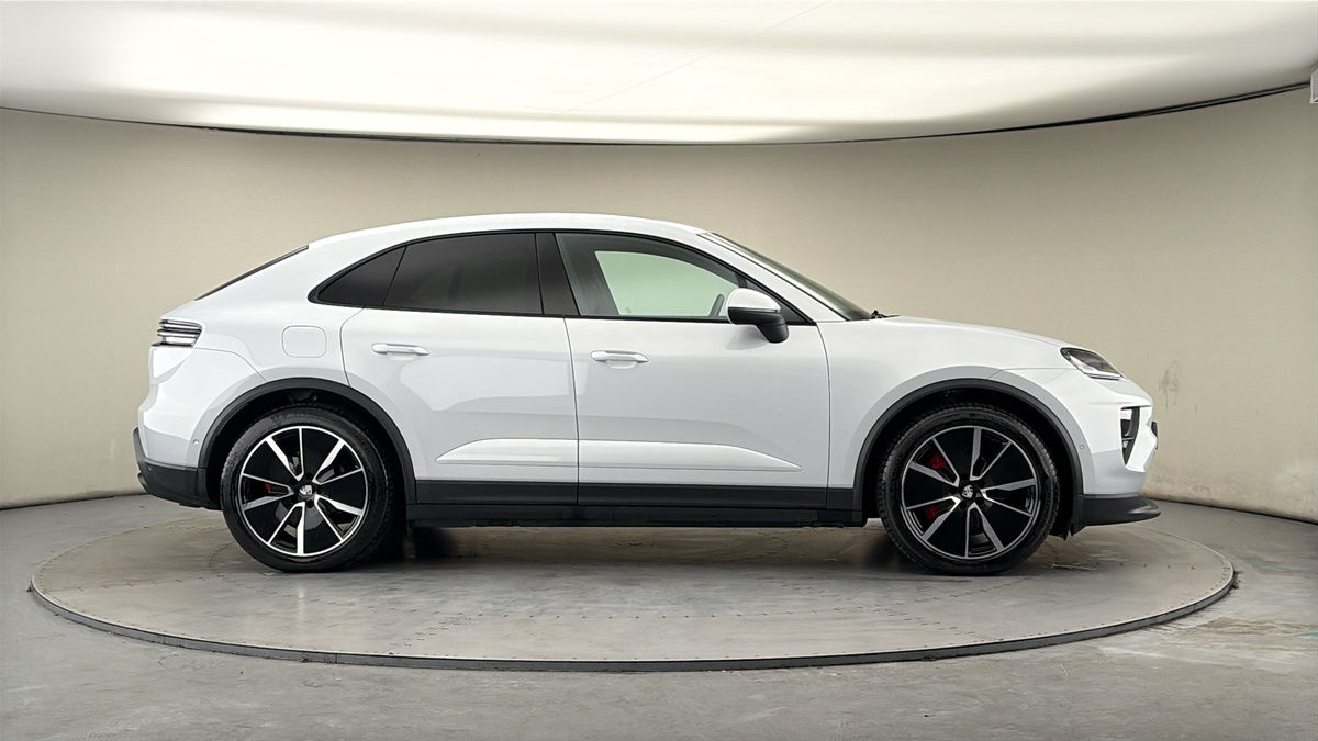 More views of Porsche Macan