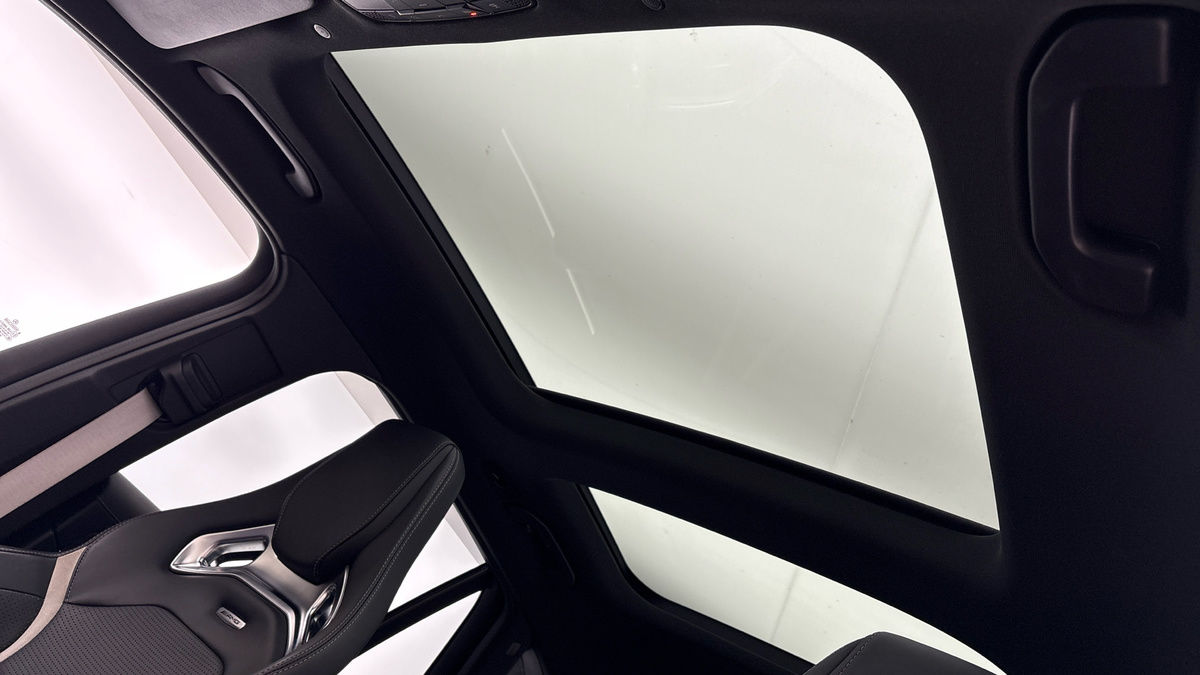 Mercedes-Benz GLC Image 11