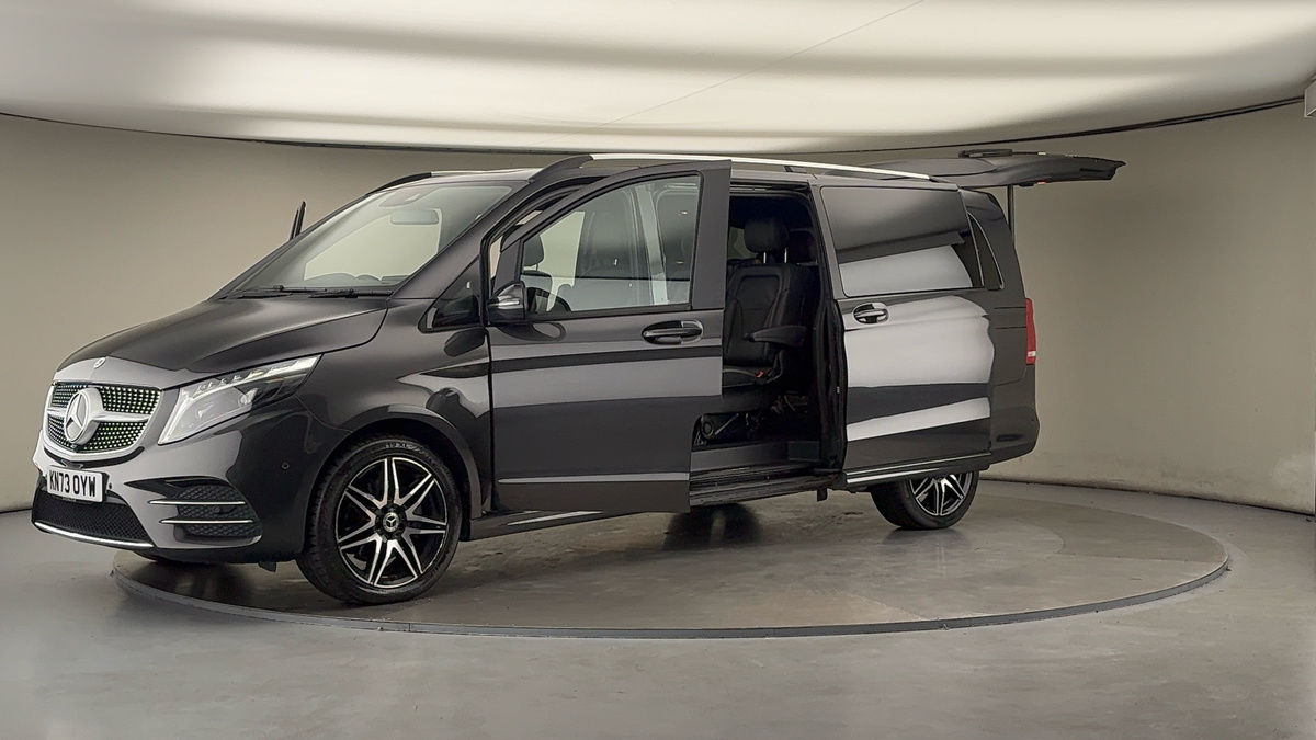 Mercedes-Benz V Class Image 22