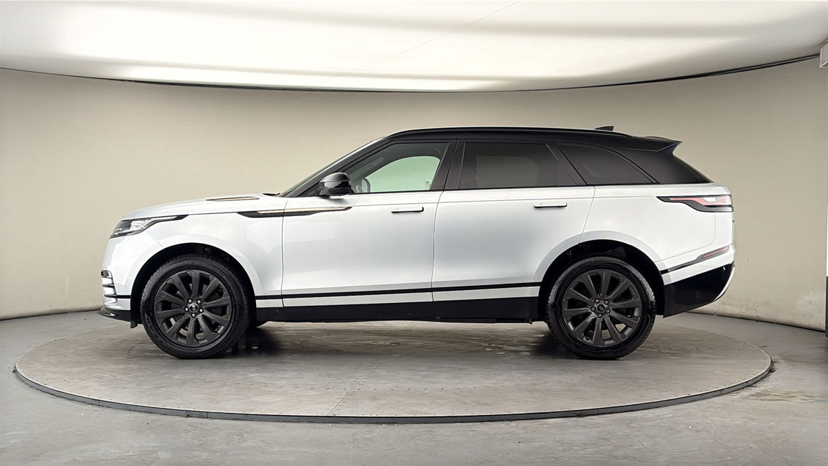 Land Rover Range Rover Velar Image 15