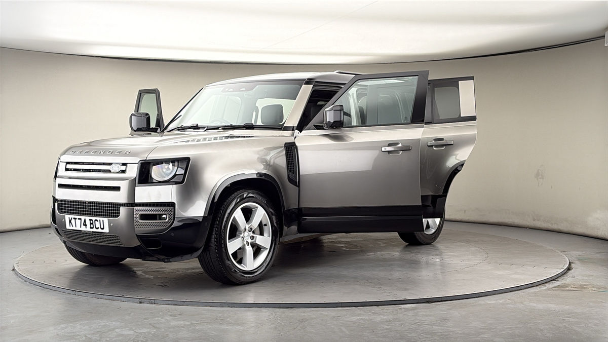 More views of Land Rover Defender 110