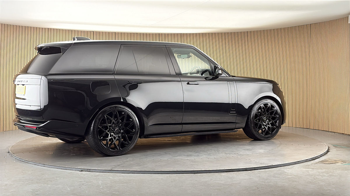 More views of Land Rover Range Rover