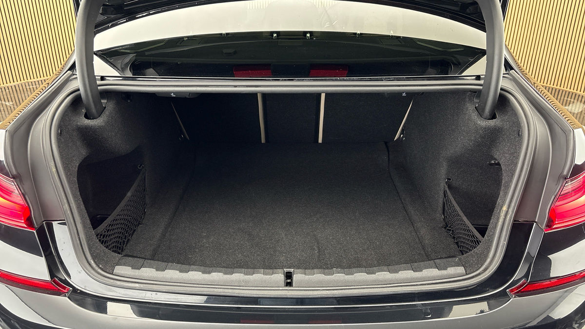 BMW 3 Series Image 11