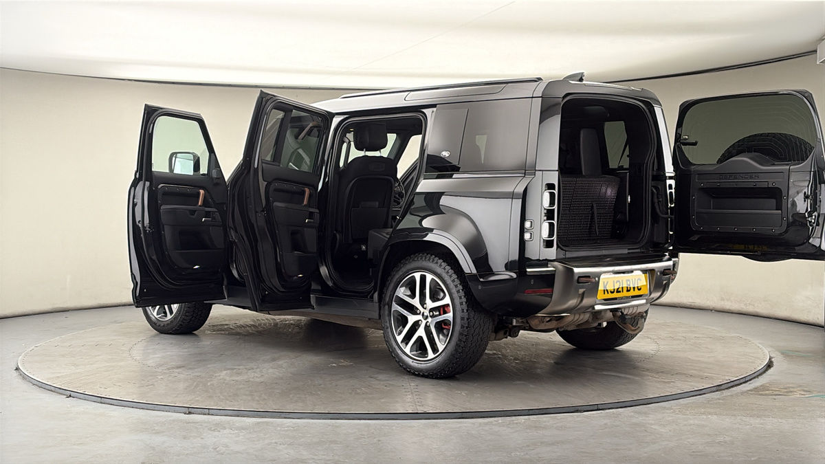 More views of Land Rover Defender 110