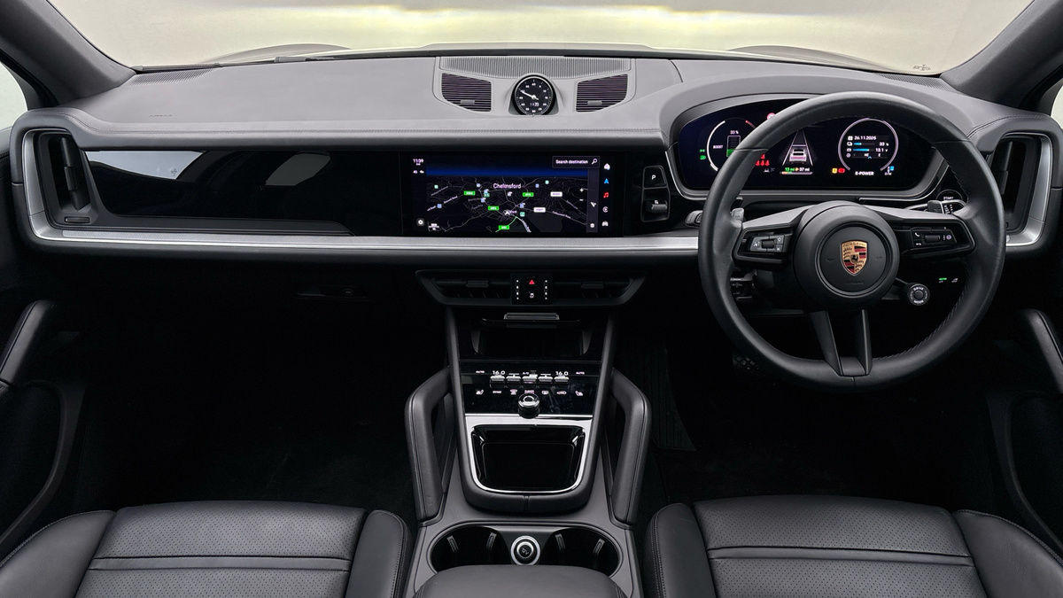 Porsche Cayenne Image 12