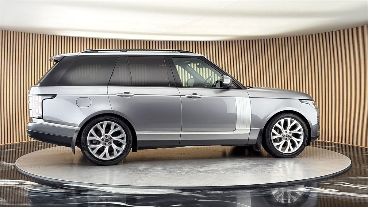 More views of Land Rover Range Rover