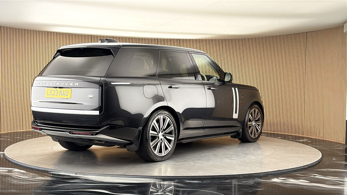 More views of Land Rover Range Rover