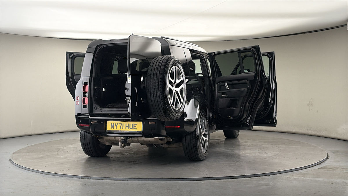 More views of Land Rover Defender 110