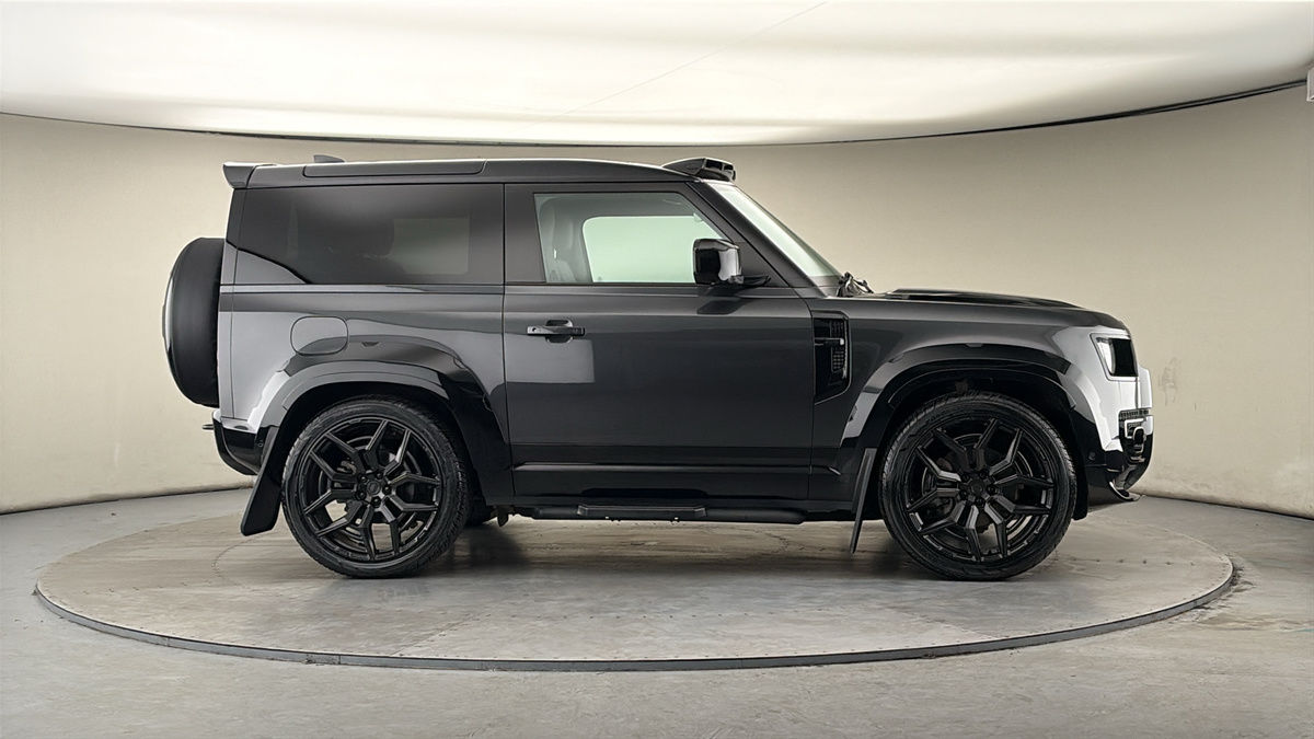 More views of Land Rover Defender 90