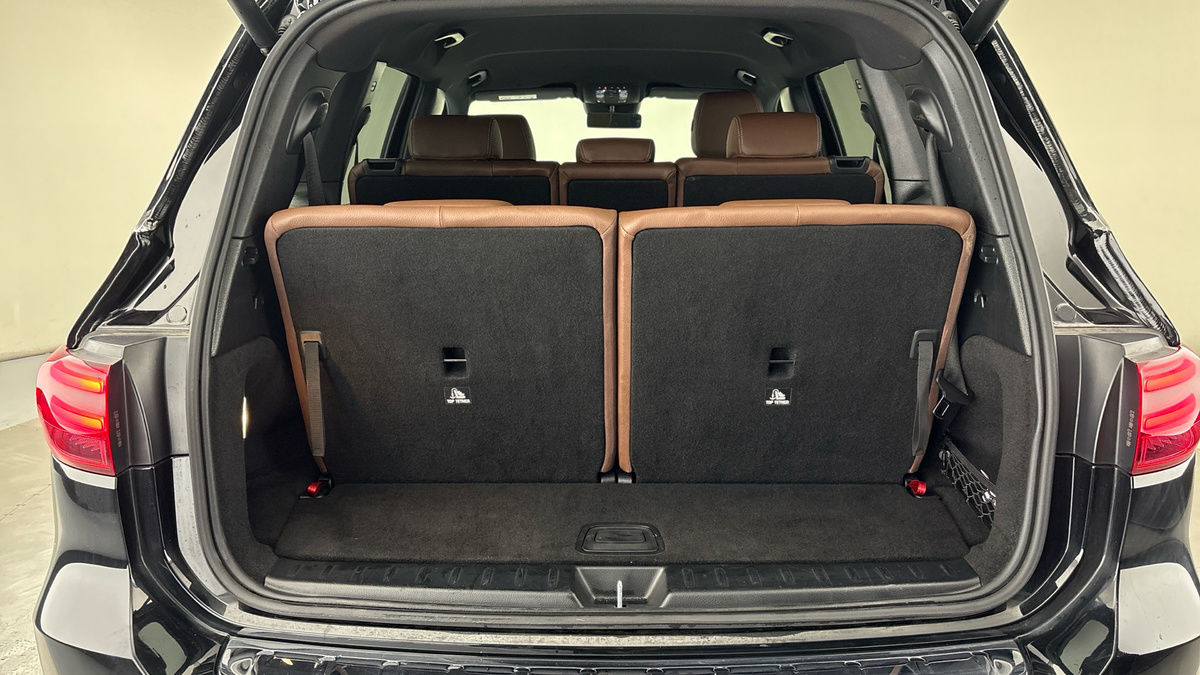 Mercedes-Benz GLB Image 11