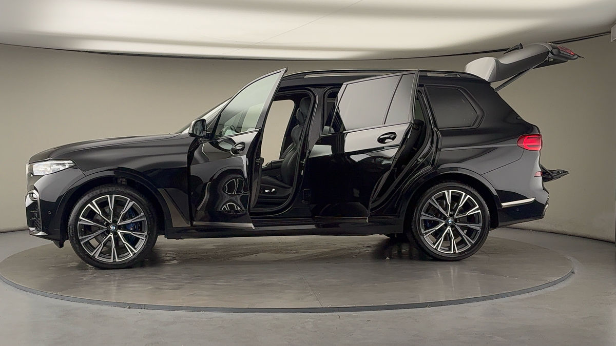 More views of BMW X7
