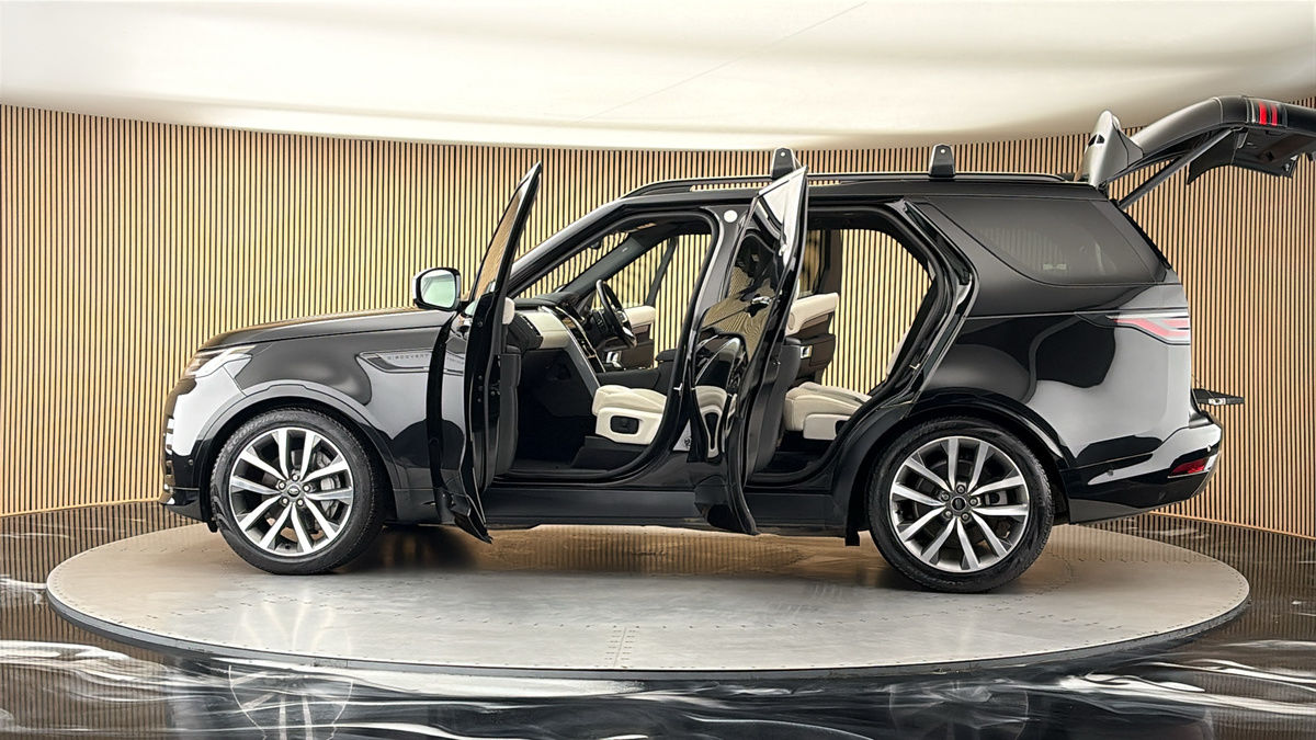 More views of Land Rover Discovery