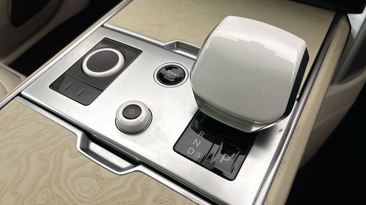 Land Rover Range Rover Image 25
