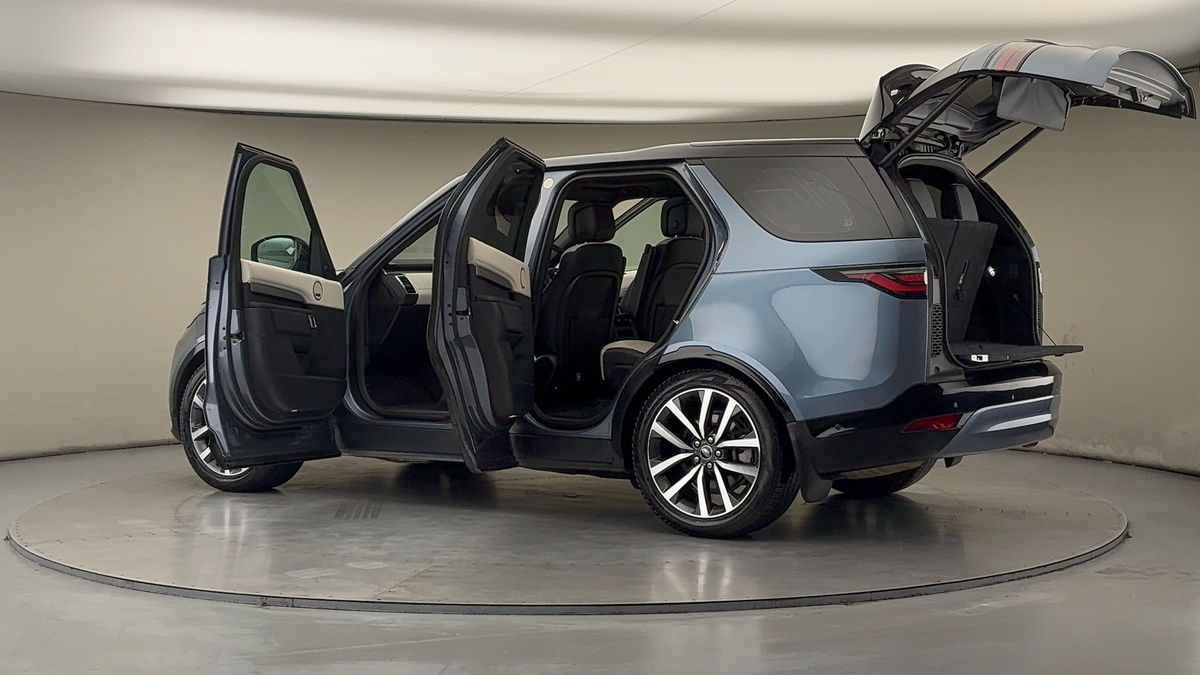 More views of Land Rover Discovery