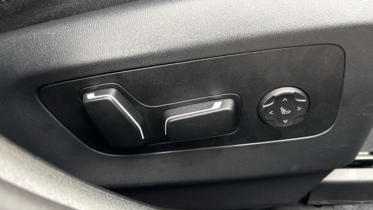 BMW 5 Series Image 28