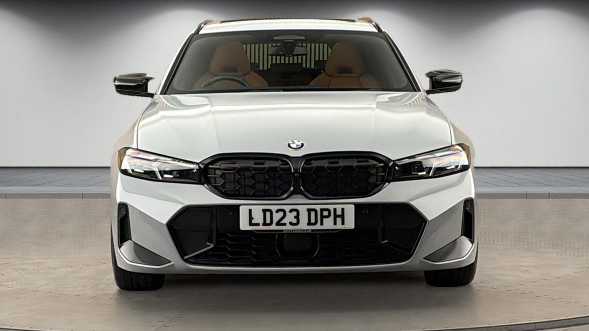 BMW 3 Series Image 3