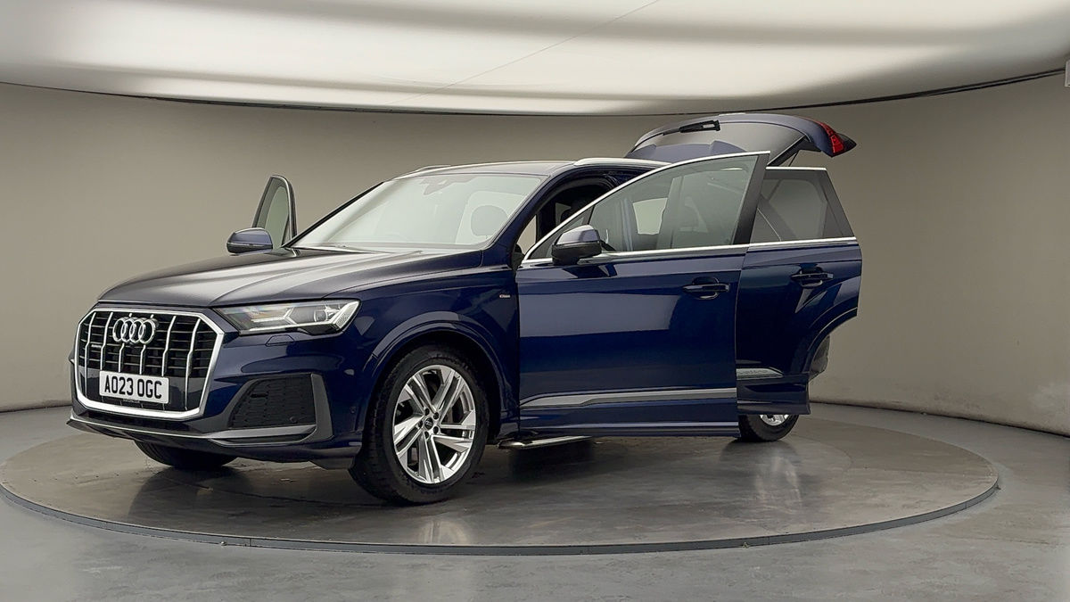 More views of Audi Q7