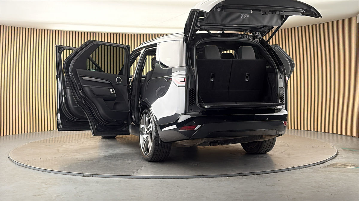 More views of Land Rover Discovery