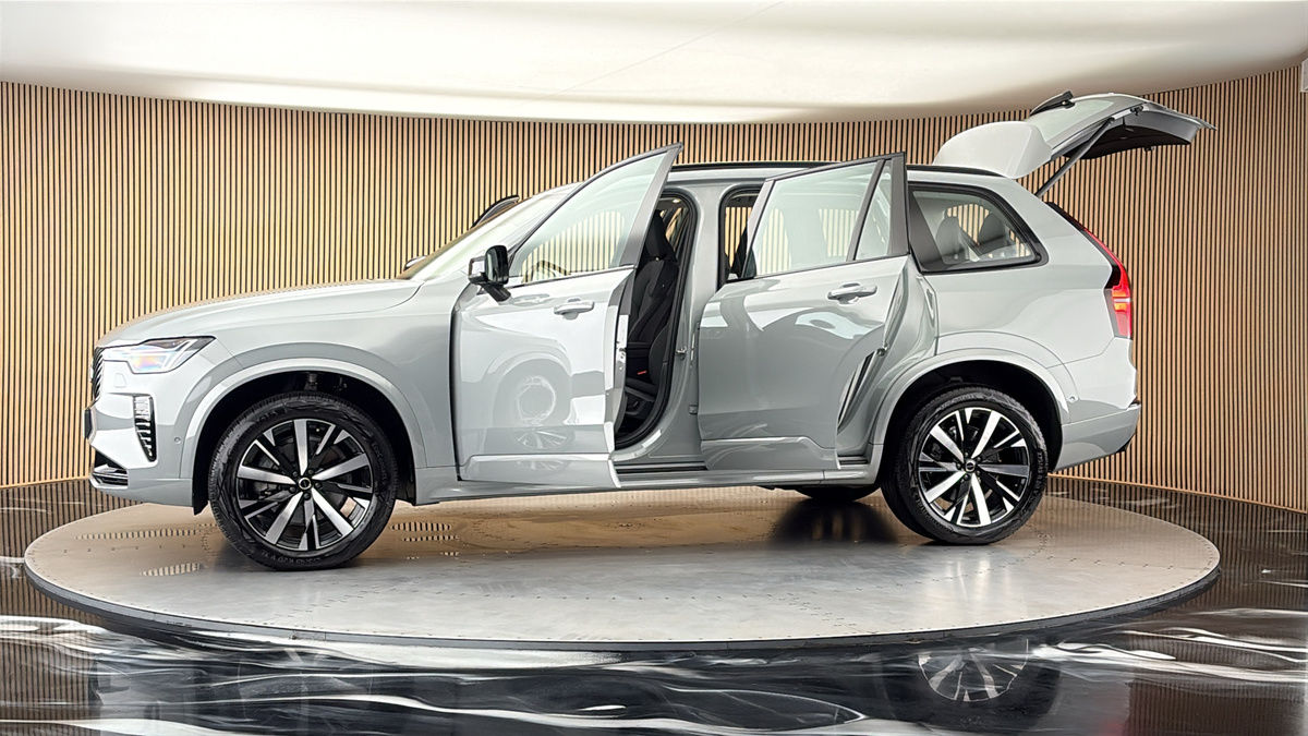 More views of Volvo XC90