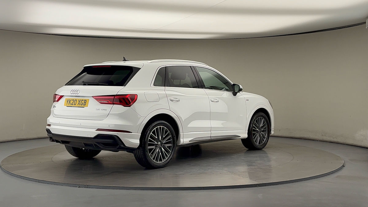 Audi Q3 Image 21