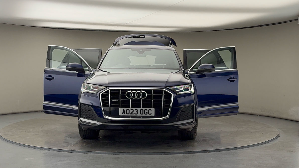 More views of Audi Q7