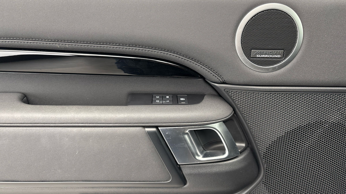 Land Rover Discovery Image 19