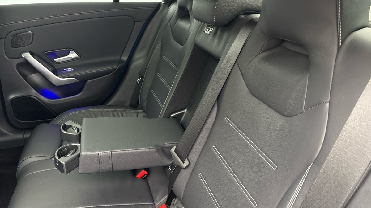 Mercedes-Benz CLA Image 9