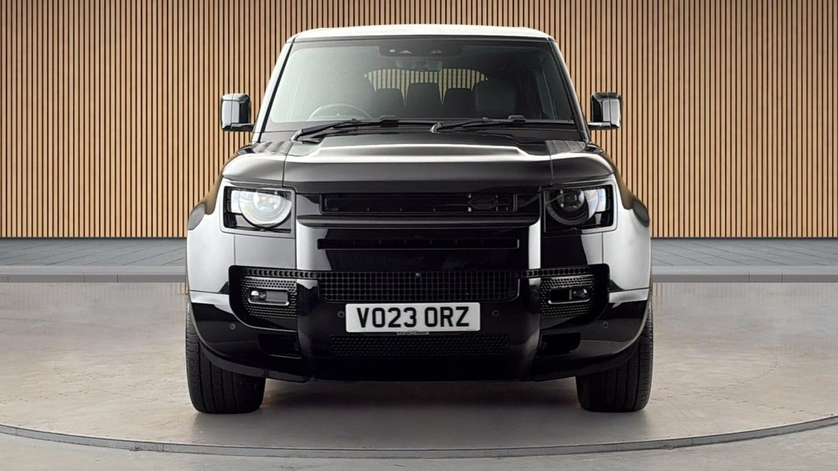 Land Rover Defender 110 Image 3