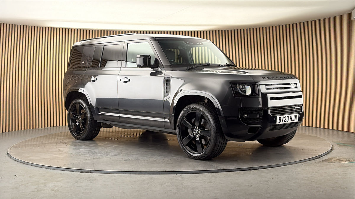 More views of Land Rover Defender 110