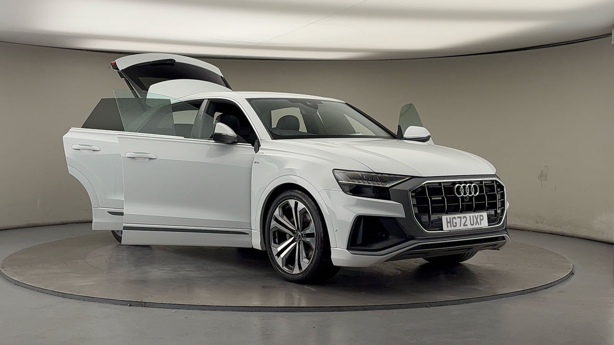 More views of Audi Q8