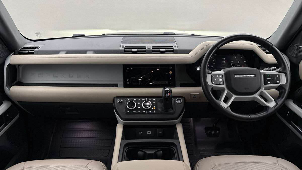 Land Rover Defender 110 Image 12