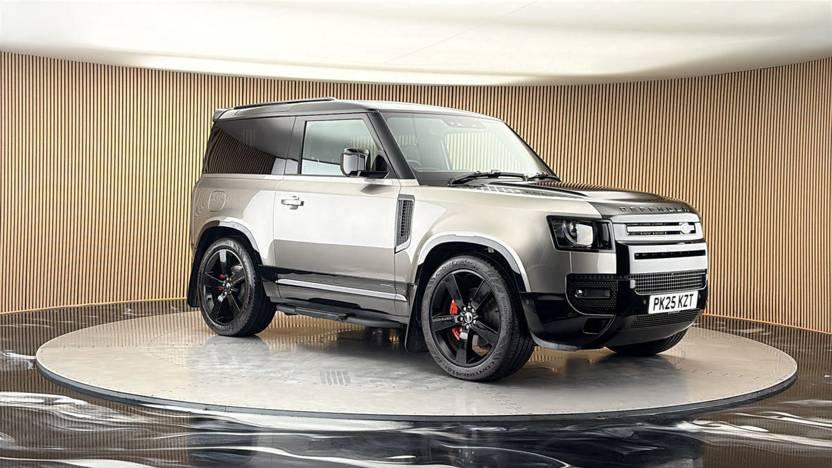 More views of Land Rover Defender 90