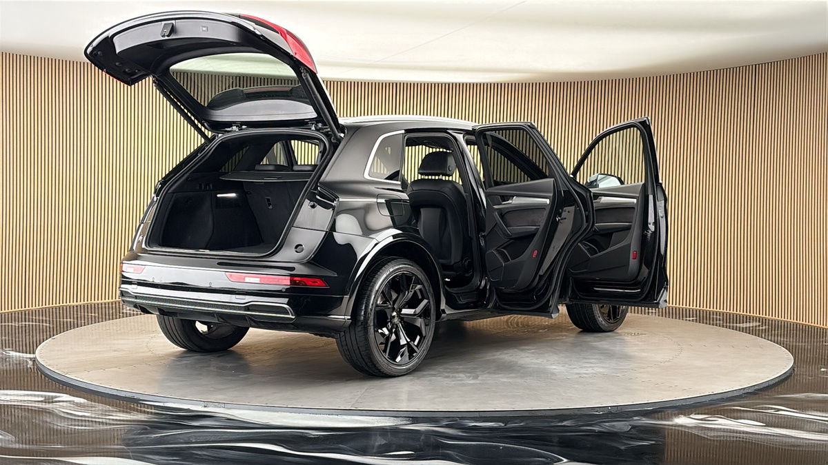 More views of Audi Q5