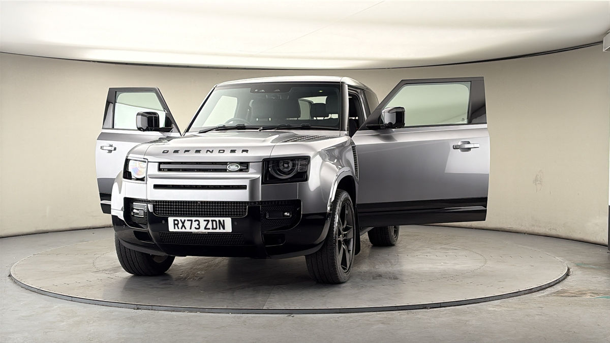 More views of Land Rover Defender 90