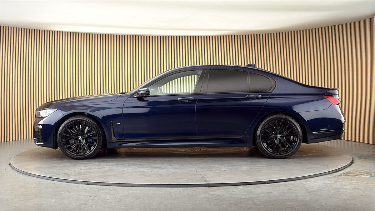 BMW 7 Series Image 15