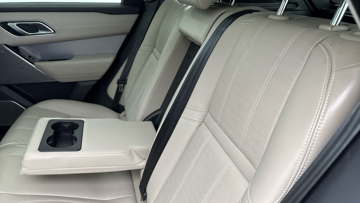 Land Rover Range Rover Velar Image 9