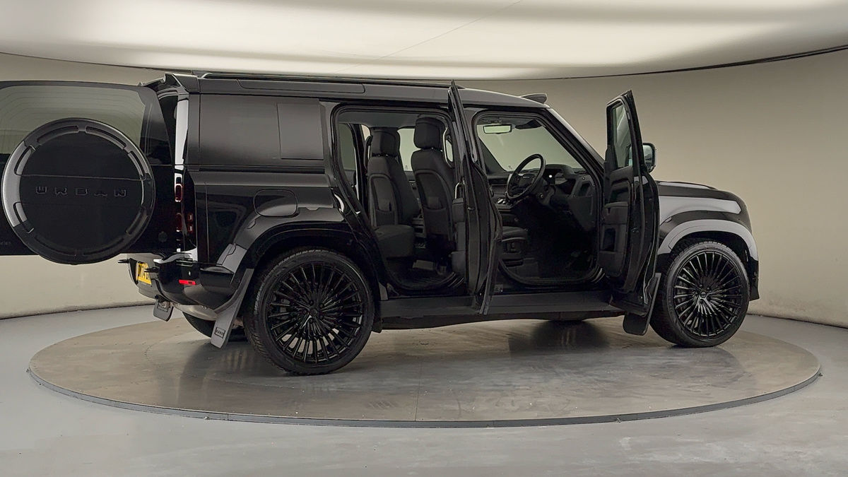 More views of Land Rover Defender 110