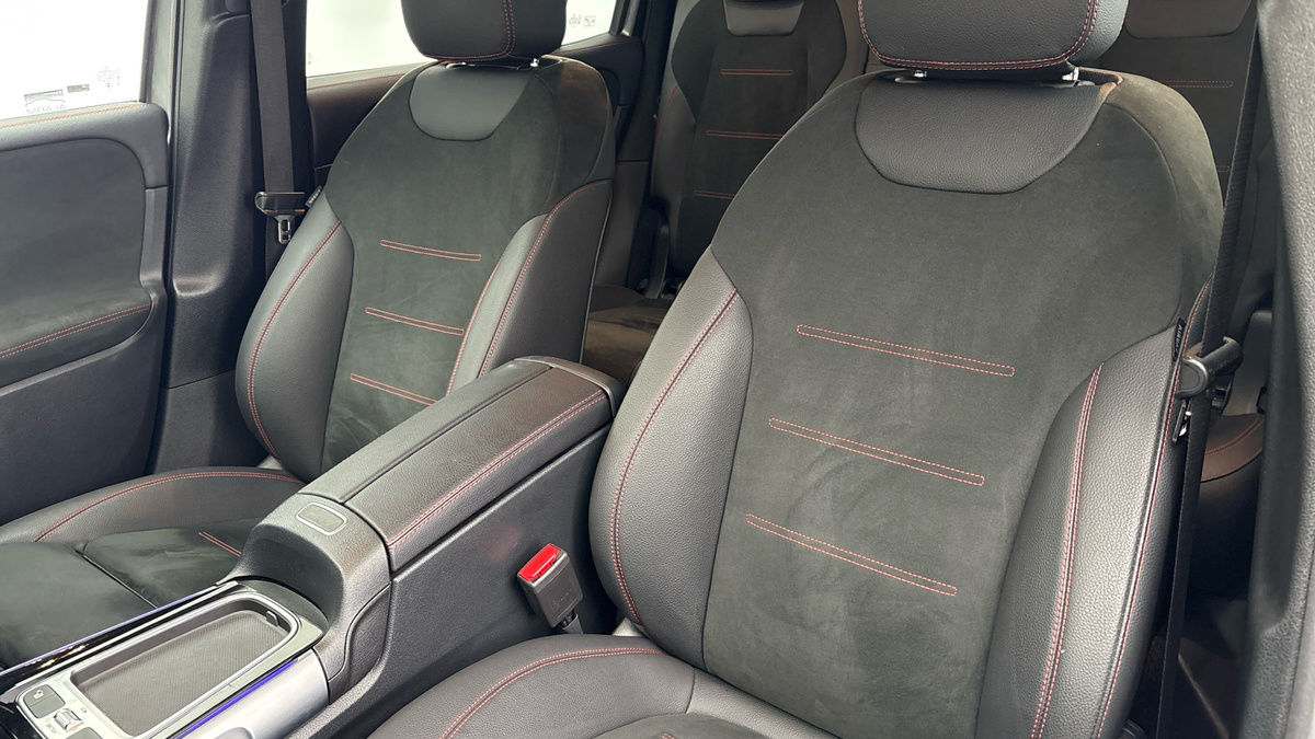 Mercedes-Benz GLB Image 7