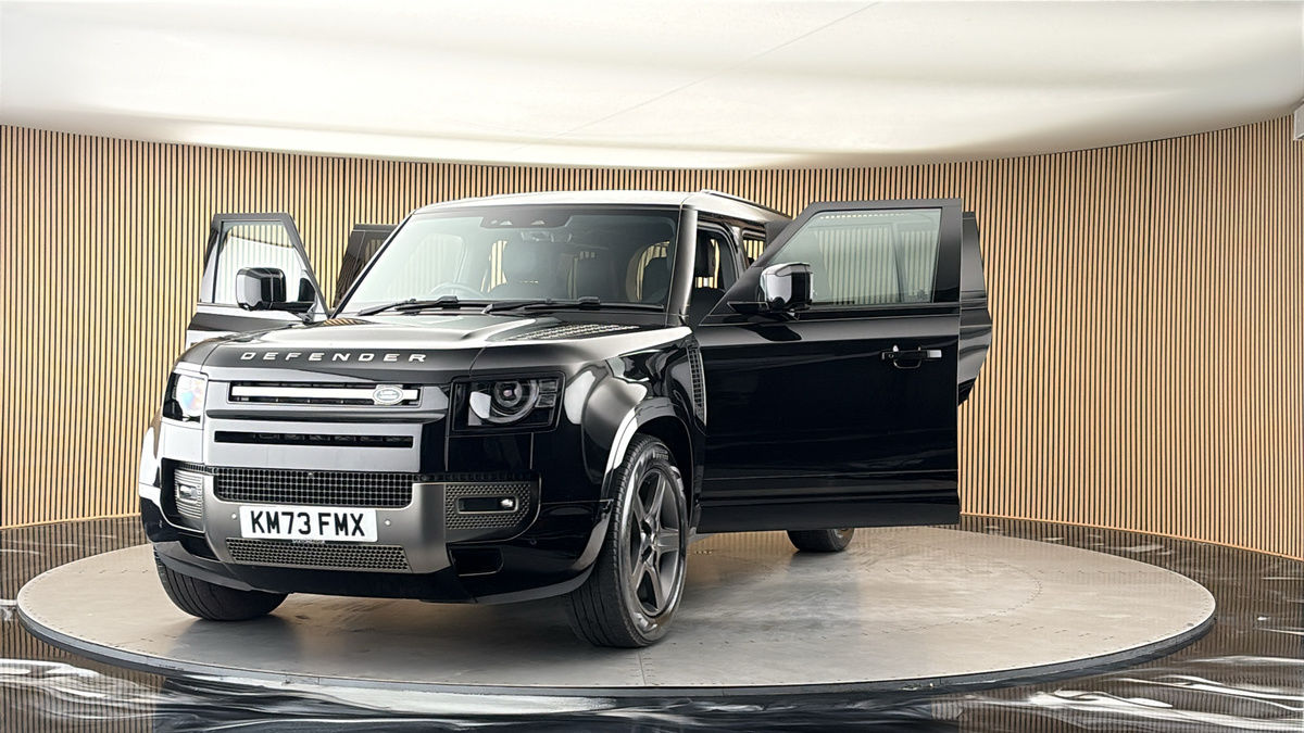 More views of Land Rover Defender 110
