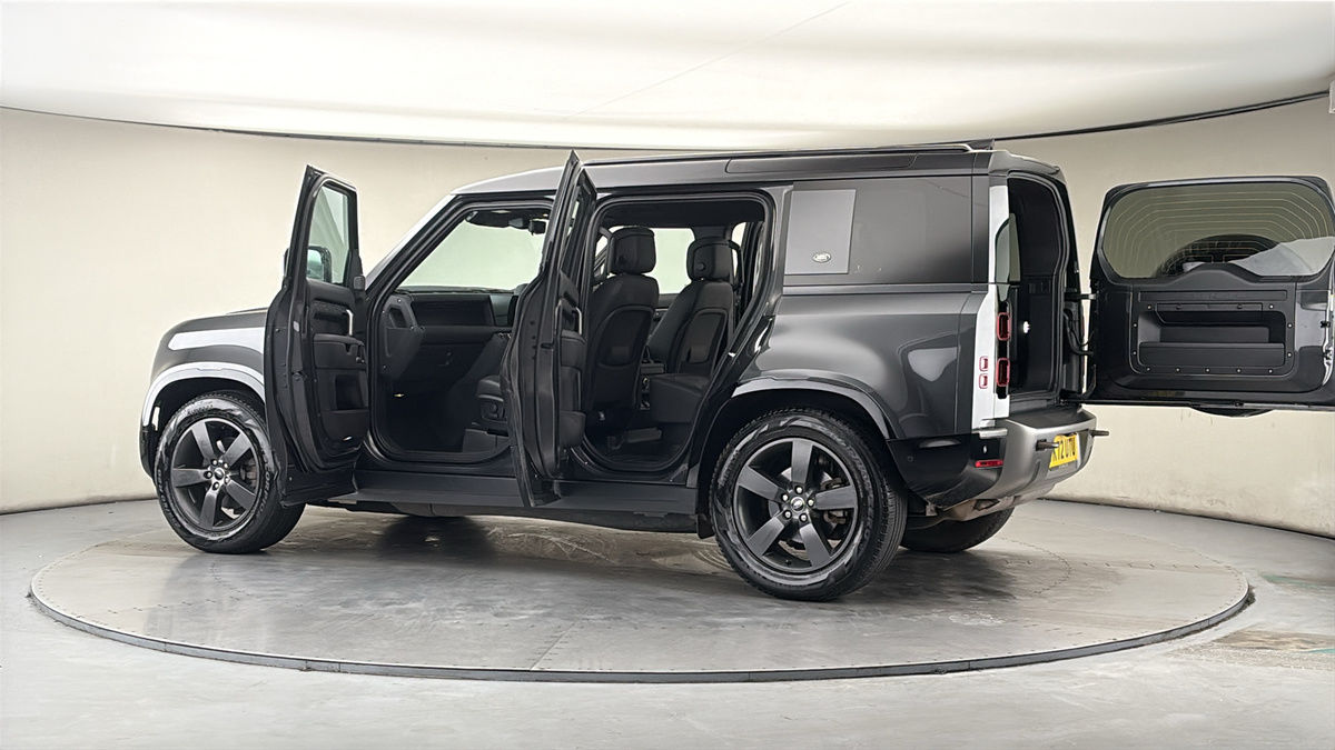 More views of Land Rover Defender 110