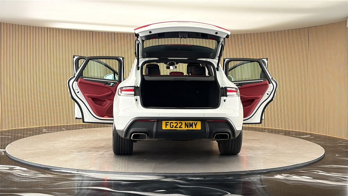 More views of Porsche Macan