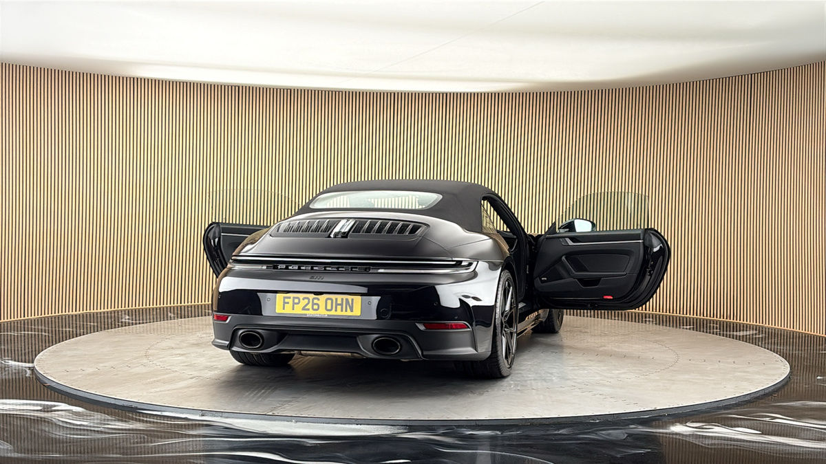 More views of Porsche 911