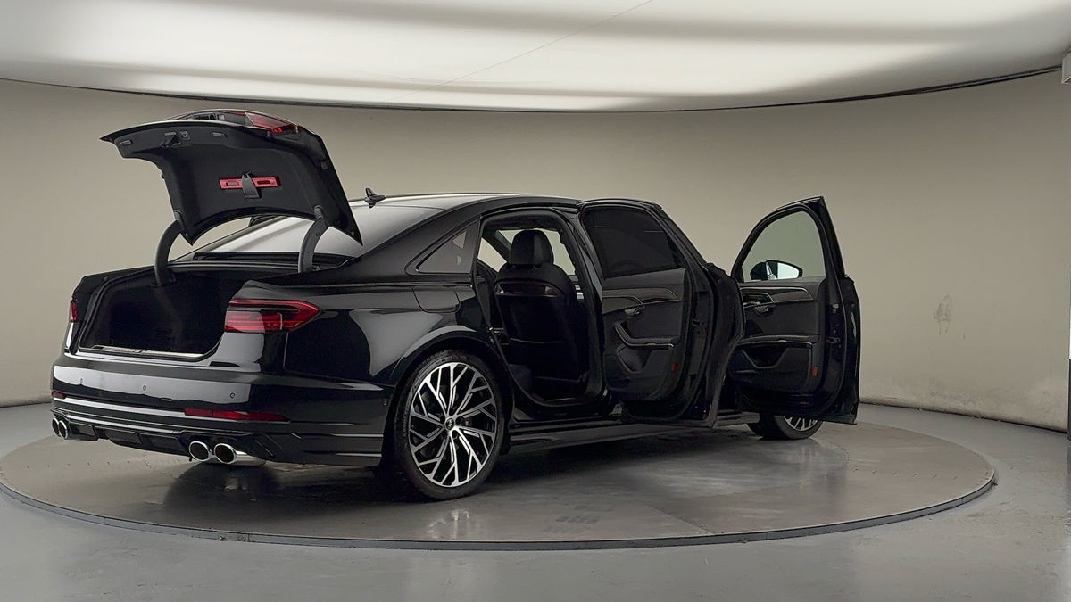 More views of Audi S8