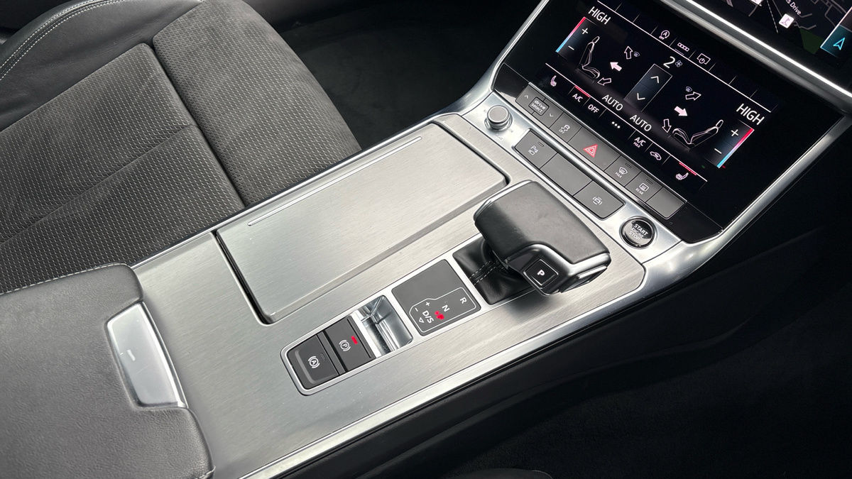 Audi A6 Saloon Image 18