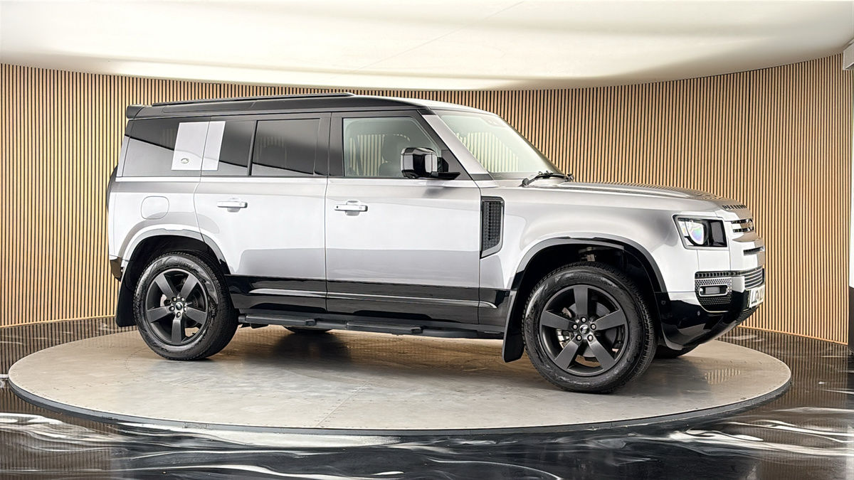 More views of Land Rover Defender 110