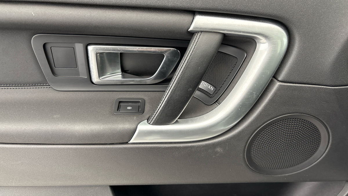 Land Rover Discovery Sport Image 19