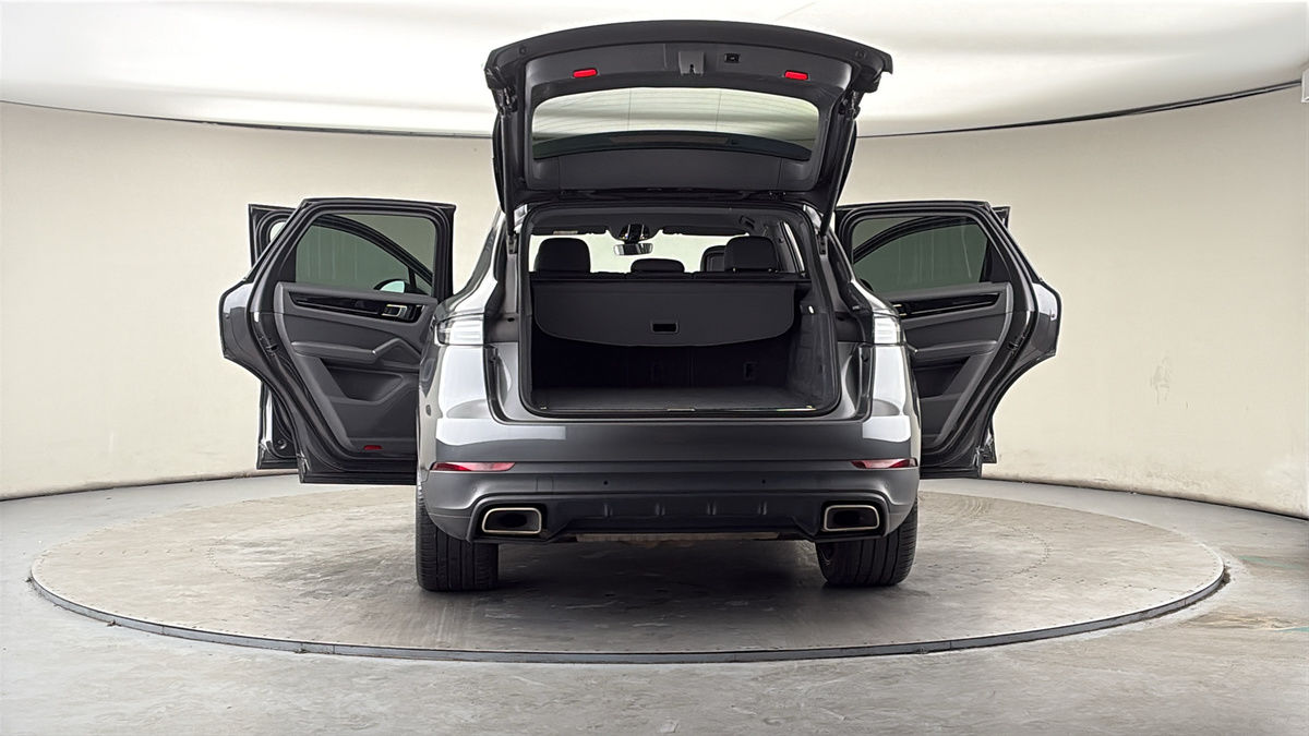 More views of Porsche Cayenne