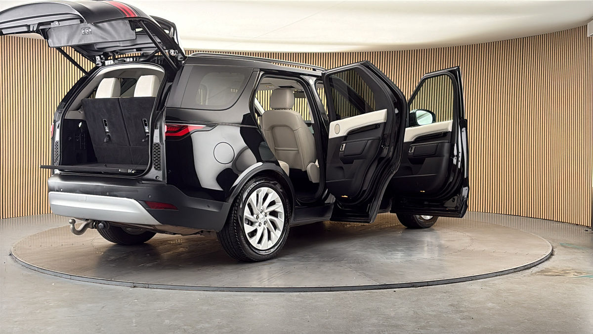 More views of Land Rover Discovery