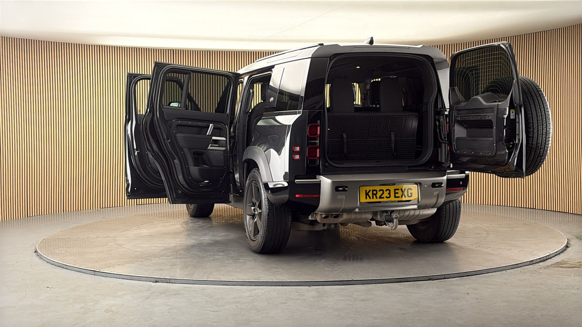More views of Land Rover Defender 110